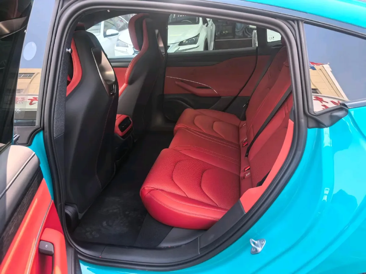 2024 MI SU7 BEV 73.6KWH,autocango,china used car exporter,china ev exporter,chinese used car exporter,chinese used ev exporter