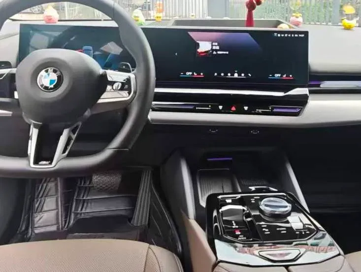 2024 BMW 5 Series 2.0T 190HP L4 8AT,autocango,china used car exporter,china ev exporter,chinese used car exporter,chinese used ev exporter