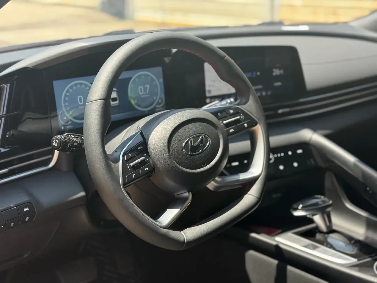 2022 Hyundai Elantra 1.5L 115HP L4 CVT,autocango,china used car exporter,china ev exporter,chinese used car exporter,chinese used ev exporter
