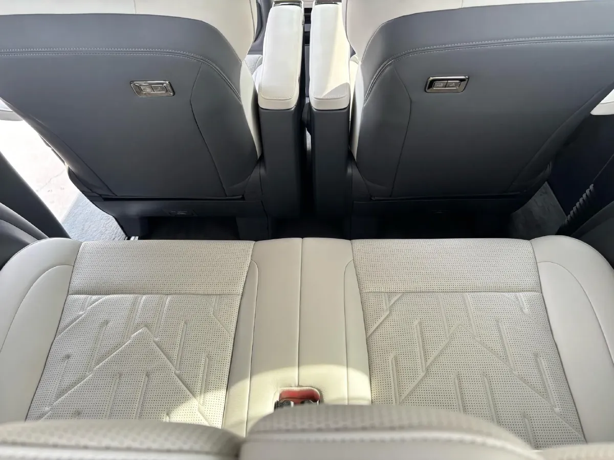 2024 Zeekr 009 BEV 108KWH,autocango,china used car exporter,china ev exporter,chinese used car exporter,chinese used ev exporter