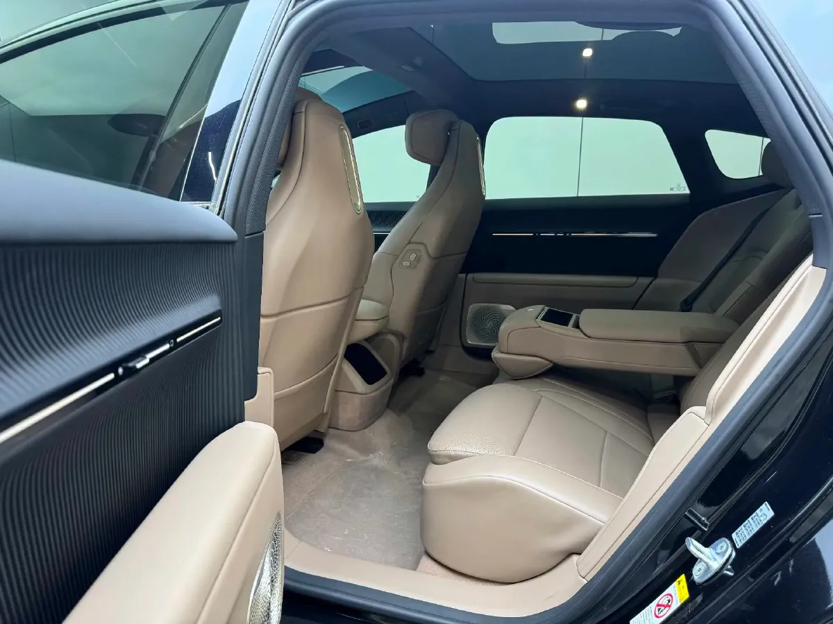 2025 Avatr 12 BEV,autocango,china used car exporter,china ev exporter,chinese used car exporter,chinese used ev exporter