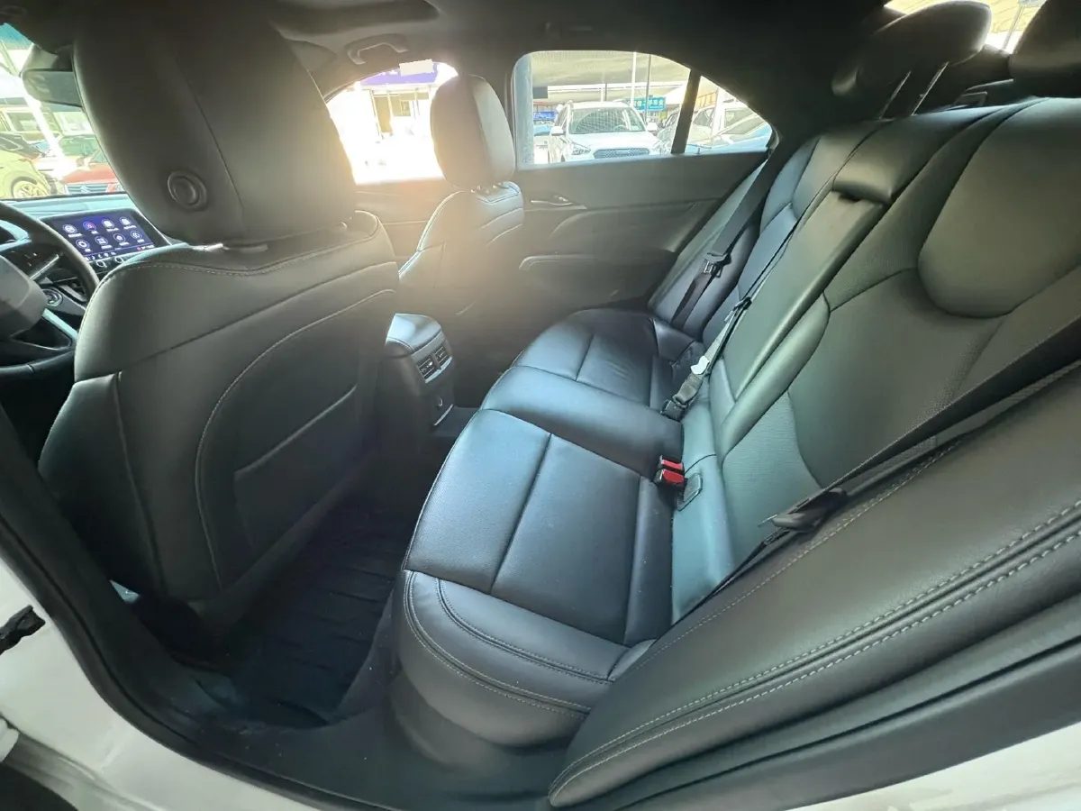 2023 Cadillac CT4 2.0T 237HP L4 8AT,autocango,china used car exporter,china ev exporter,chinese used car exporter,chinese used ev exporter