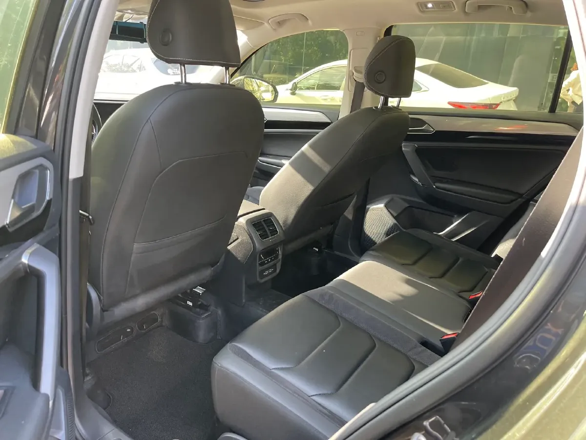 2021 Volkswagen Tayron 2.0T 186HP L4 7DCT,autocango,china used car exporter,china ev exporter,chinese used car exporter,chinese used ev exporter