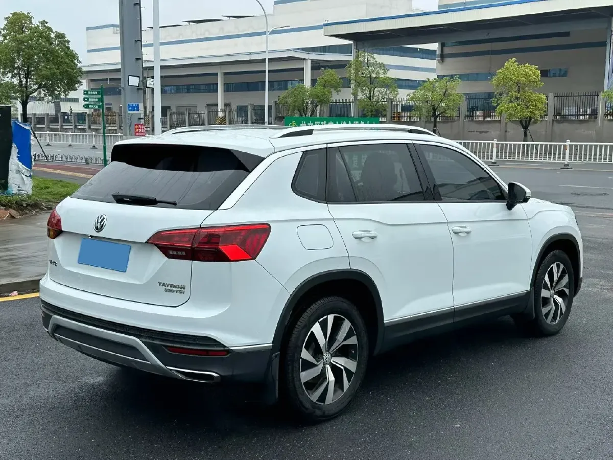 2019 Jeep Cherokee 2.0T 234HP L4 9AT,autocango,china used car exporter,china ev exporter,chinese used car exporter,chinese used ev exporter