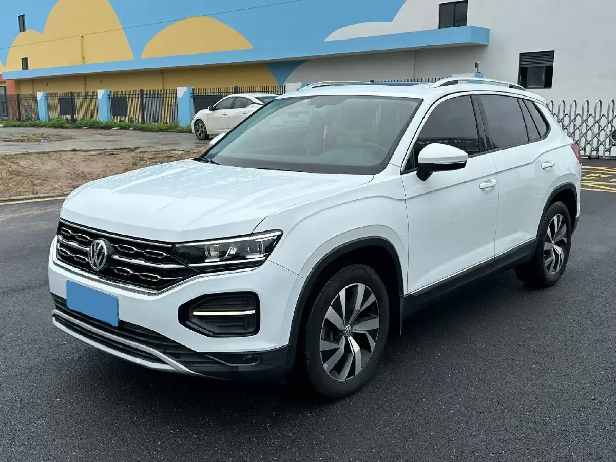 2019 Jeep Cherokee 2.0T 234HP L4 9AT,autocango,china used car exporter,china ev exporter,chinese used car exporter,chinese used ev exporter
