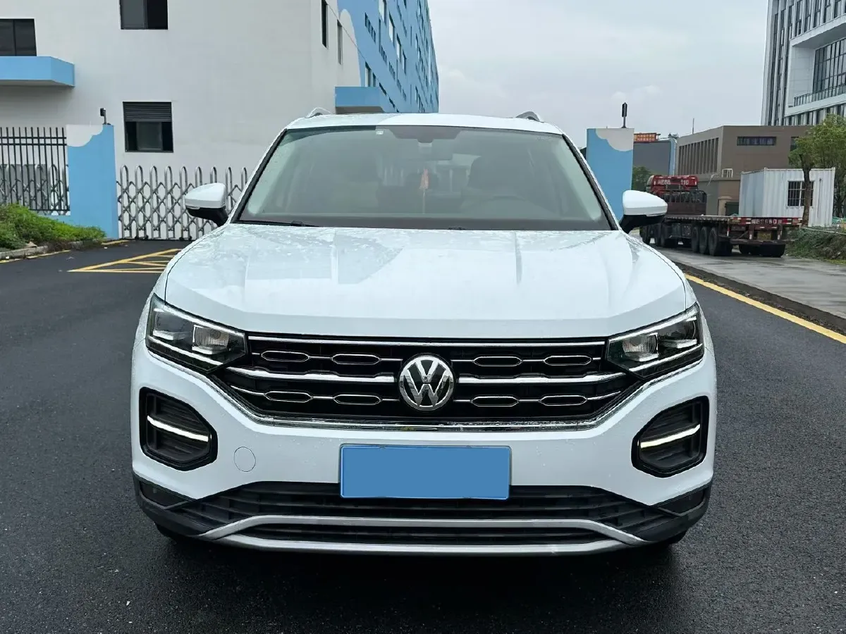 2019 Jeep Cherokee 2.0T 234HP L4 9AT,autocango,china used car exporter,china ev exporter,chinese used car exporter,chinese used ev exporter