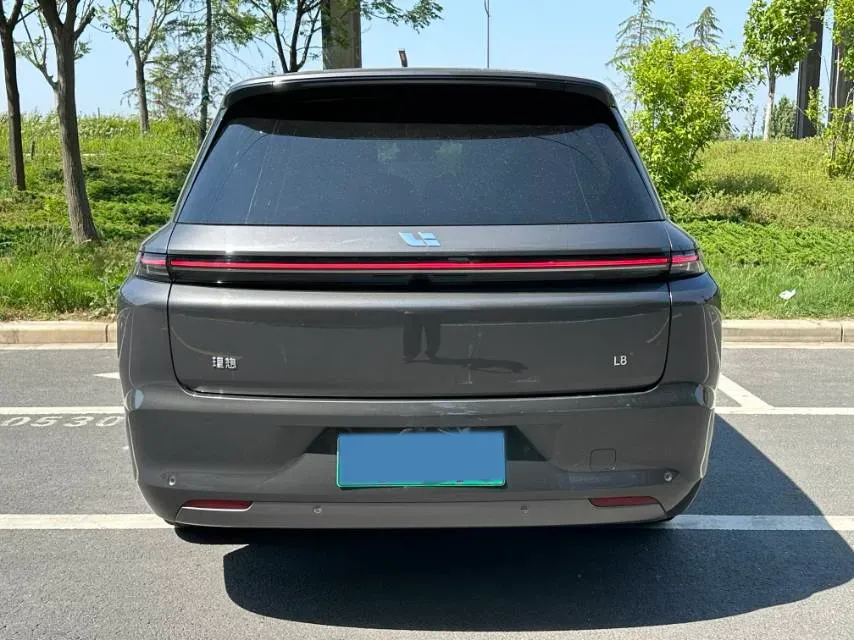 2023 Li L8 Range Extended 154HP REEV 40.9KWH,autocango,china used car exporter,china ev exporter,chinese used car exporter,chinese used ev exporter