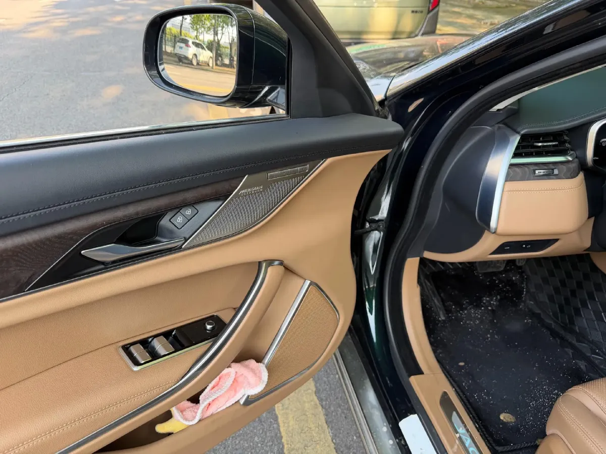 2023 Jaguar XFL 2.0T 250HP L4 8AT,autocango,china used car exporter,china ev exporter,chinese used car exporter,chinese used ev exporter