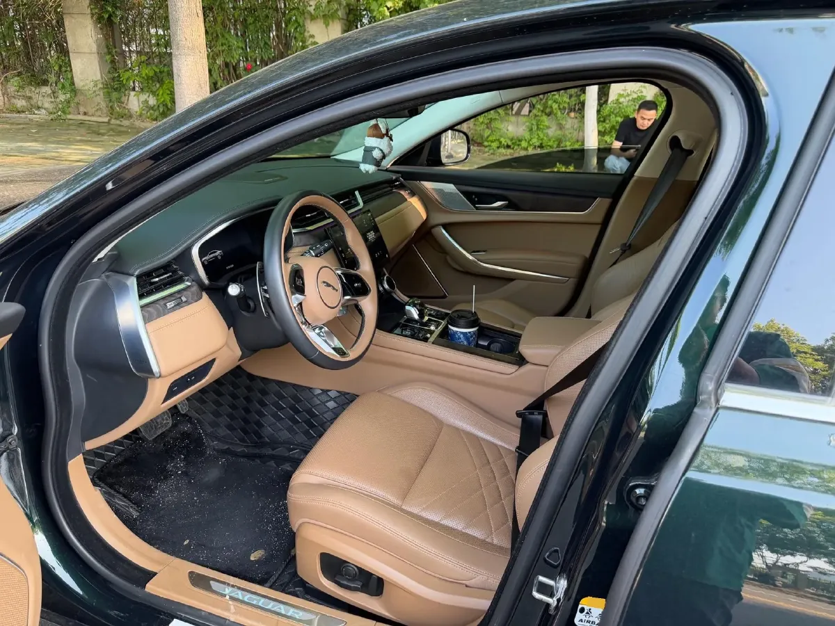 2023 Jaguar XFL 2.0T 250HP L4 8AT,autocango,china used car exporter,china ev exporter,chinese used car exporter,chinese used ev exporter