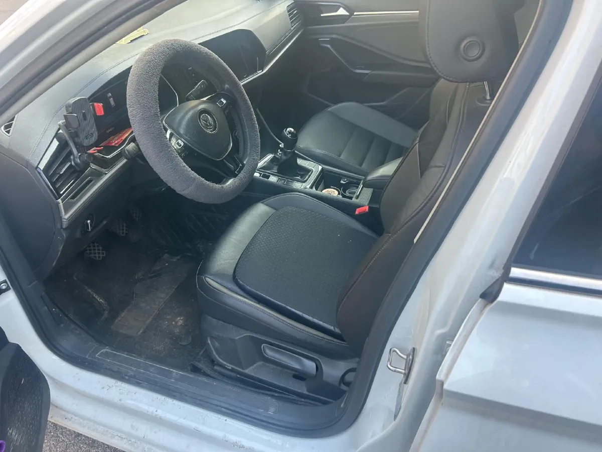 2021 Volkswagen Sagitar 1.2T 116HP L4 5MT,autocango,china used car exporter,china ev exporter,chinese used car exporter,chinese used ev exporter