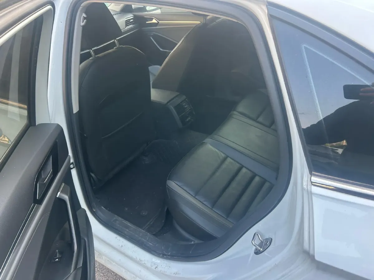 2021 Volkswagen Sagitar 1.2T 116HP L4 5MT,autocango,china used car exporter,china ev exporter,chinese used car exporter,chinese used ev exporter