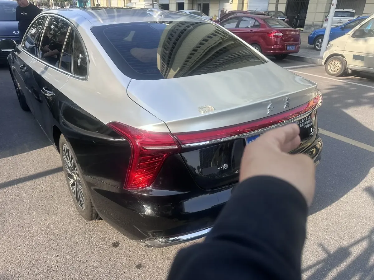 2024 HongQi H5 2.0T 224HP L4 8AT,autocango,china used car exporter,china ev exporter,chinese used car exporter,chinese used ev exporter