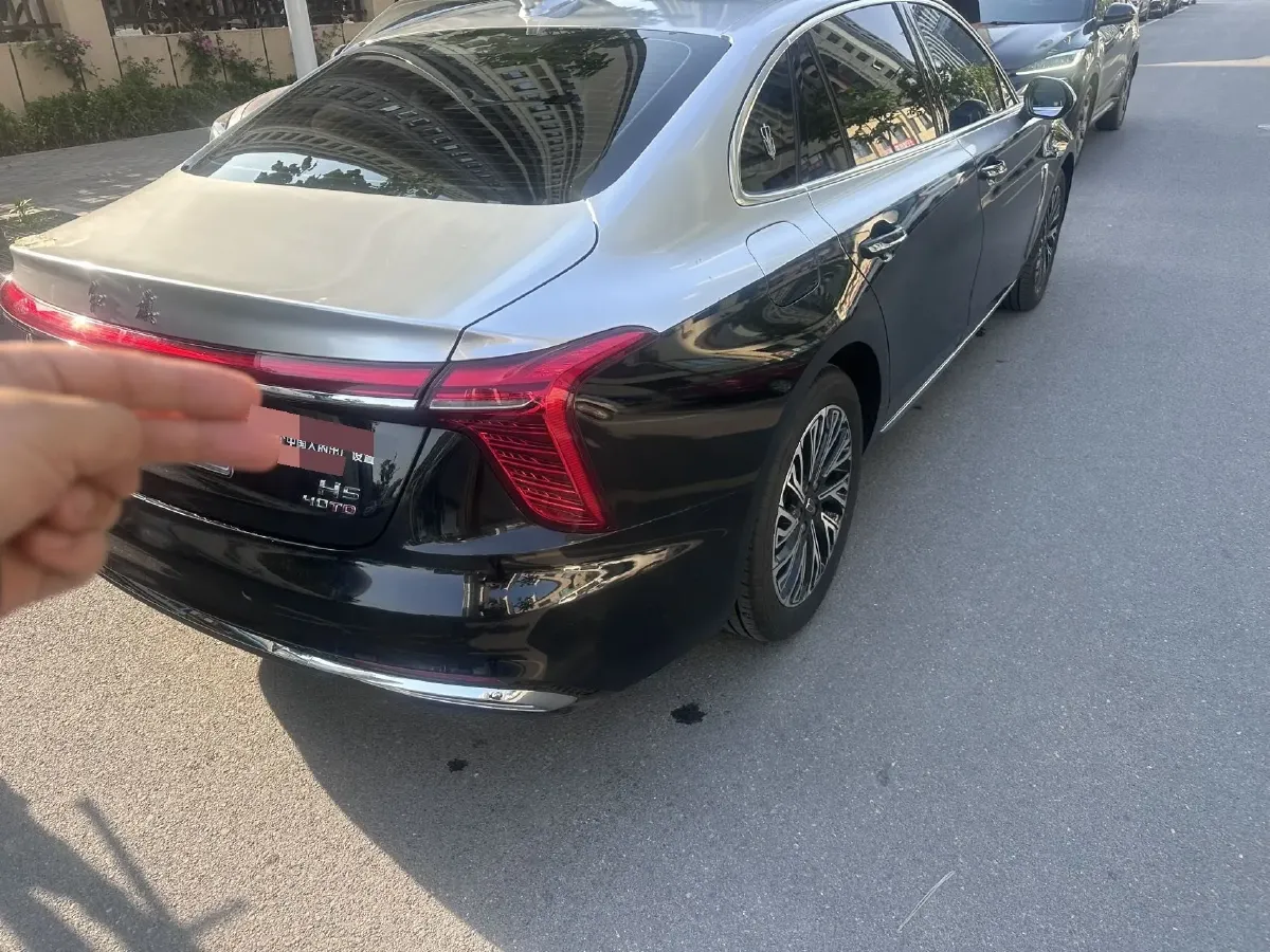 2024 HongQi H5 2.0T 224HP L4 8AT,autocango,china used car exporter,china ev exporter,chinese used car exporter,chinese used ev exporter