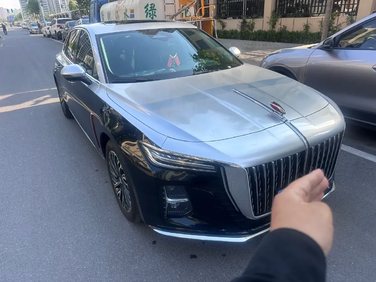 2024 HongQi H5 2.0T 224HP L4 8AT,autocango,china used car exporter,china ev exporter,chinese used car exporter,chinese used ev exporter