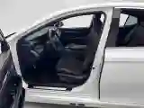 2026 Toyota Camry 2.0L 152HP L4 E-CVT Hybrid