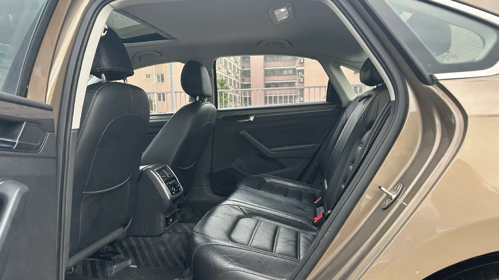 2017 Volkswagen Passat 1.8T 180HP L4 7DCT,autocango,china used car exporter,china ev exporter,chinese used car exporter,chinese used ev exporter