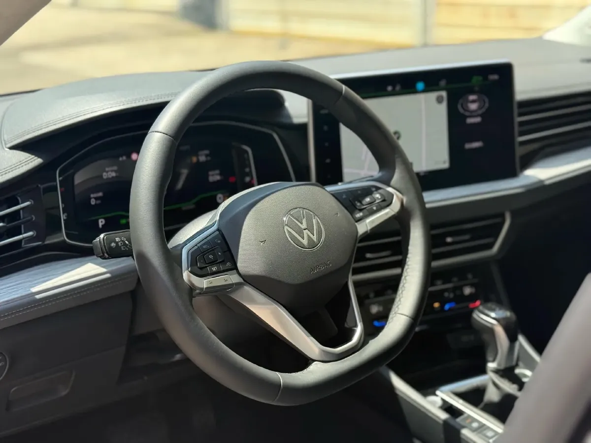 2023 Volkswagen Sagitar 1.5T 160HP L4 7DCT,autocango,china used car exporter,china ev exporter,chinese used car exporter,chinese used ev exporter