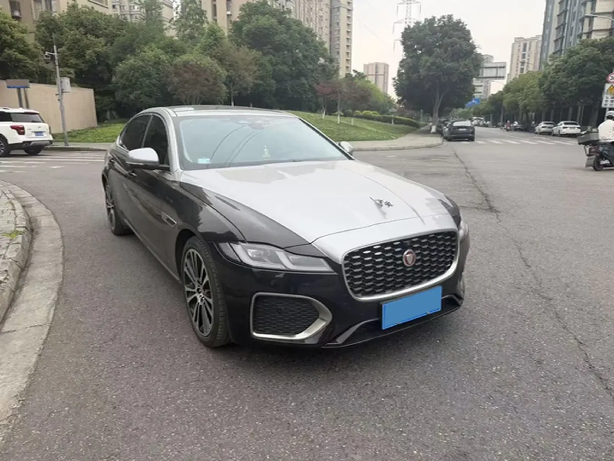 2022 Jaguar XFL 2.0T 250HP L4 8AT,autocango,china used car exporter,china ev exporter,chinese used car exporter,chinese used ev exporter