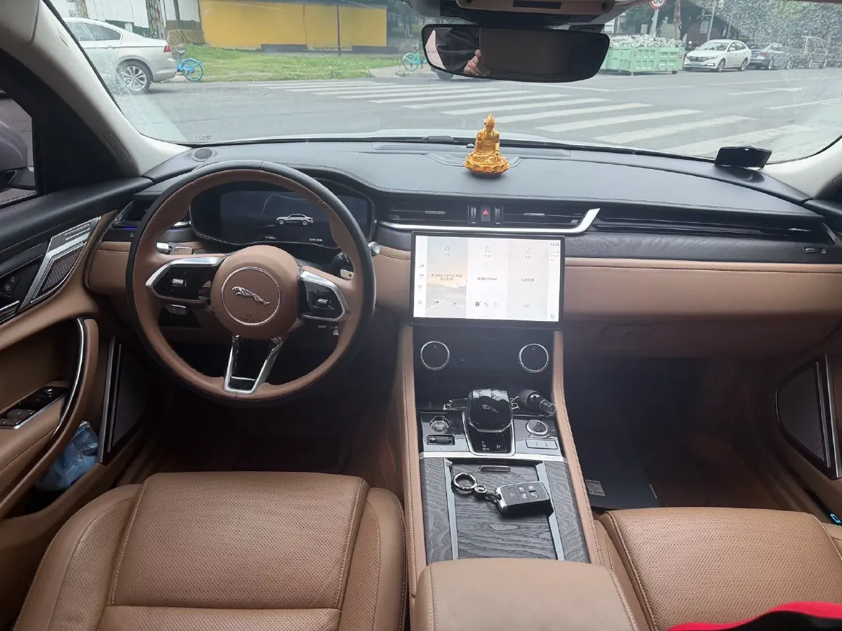 2022 Jaguar XFL 2.0T 250HP L4 8AT,autocango,china used car exporter,china ev exporter,chinese used car exporter,chinese used ev exporter