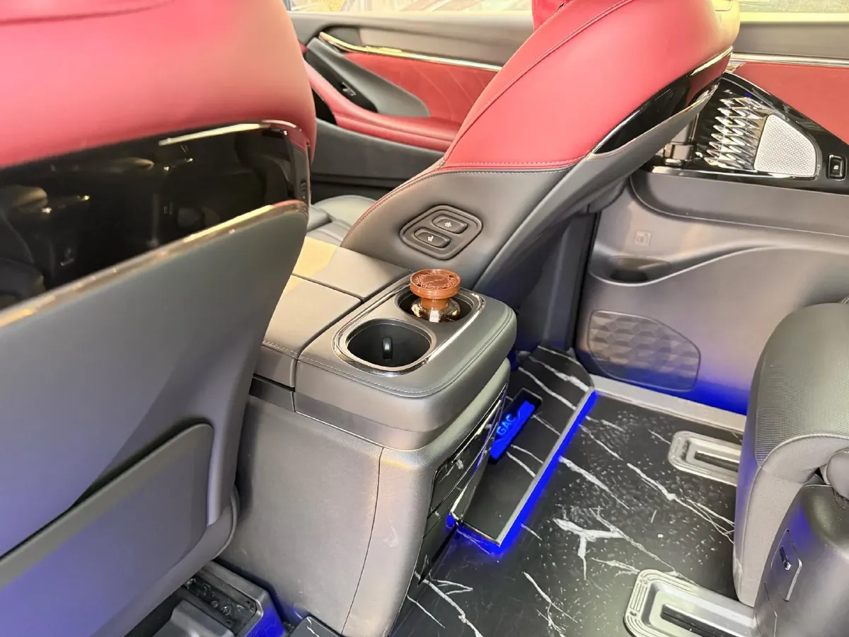 2024 GAC Trumpchi M8 2.0T 252HP L4 8AT,autocango,china used car exporter,china ev exporter,chinese used car exporter,chinese used ev exporter