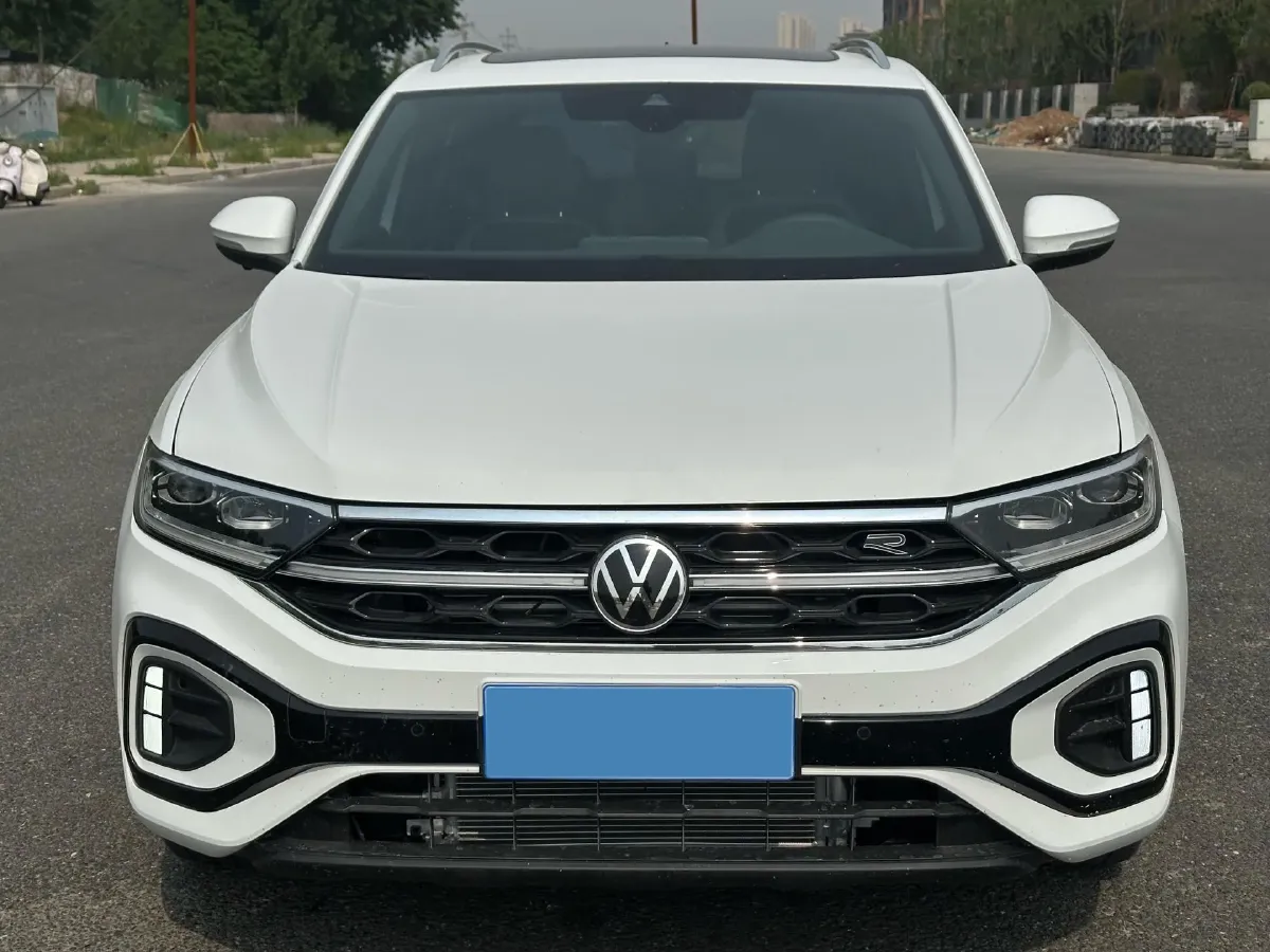 2023 Volkswagen T-Roc 1.5T 160HP L4 7DCT,autocango,china used car exporter,china ev exporter,chinese used car exporter,chinese used ev exporter