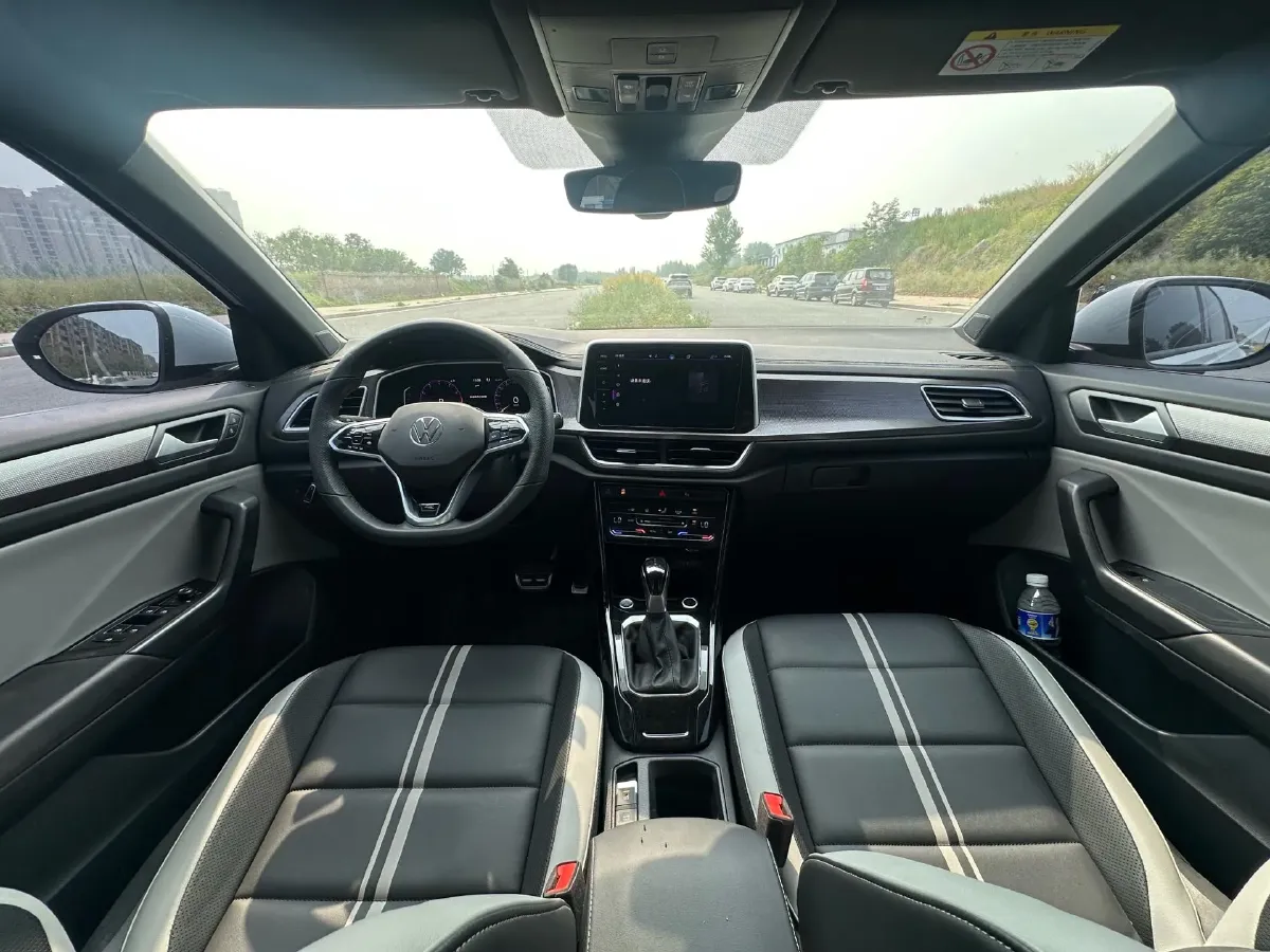 2023 Volkswagen T-Roc 1.5T 160HP L4 7DCT,autocango,china used car exporter,china ev exporter,chinese used car exporter,chinese used ev exporter