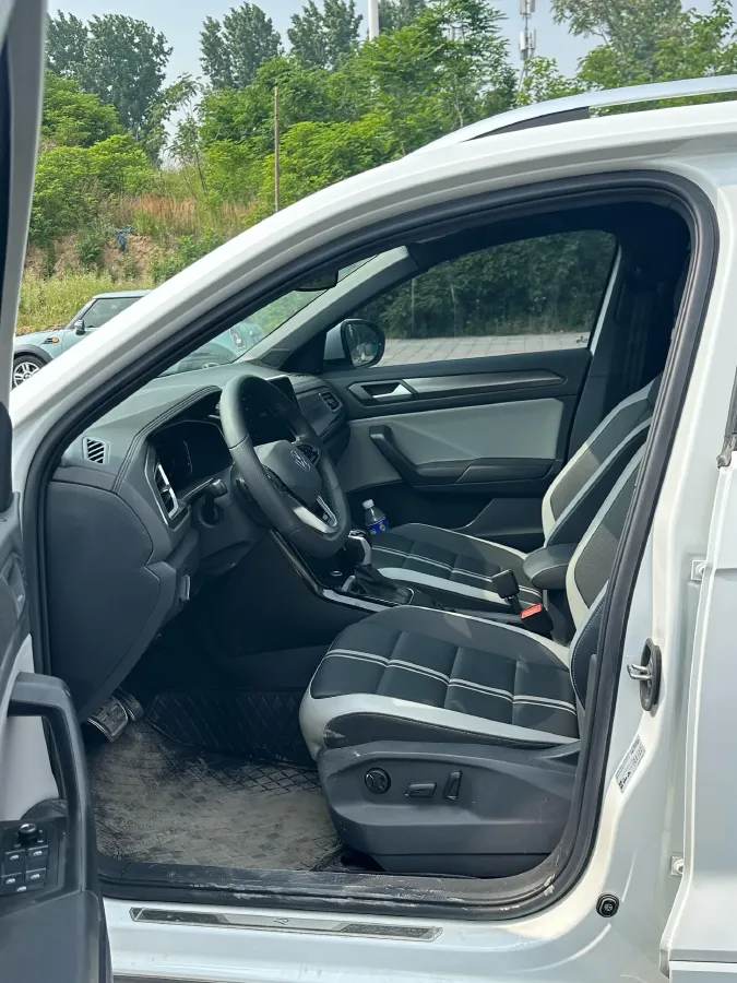 2023 Volkswagen T-Roc 1.5T 160HP L4 7DCT,autocango,china used car exporter,china ev exporter,chinese used car exporter,chinese used ev exporter
