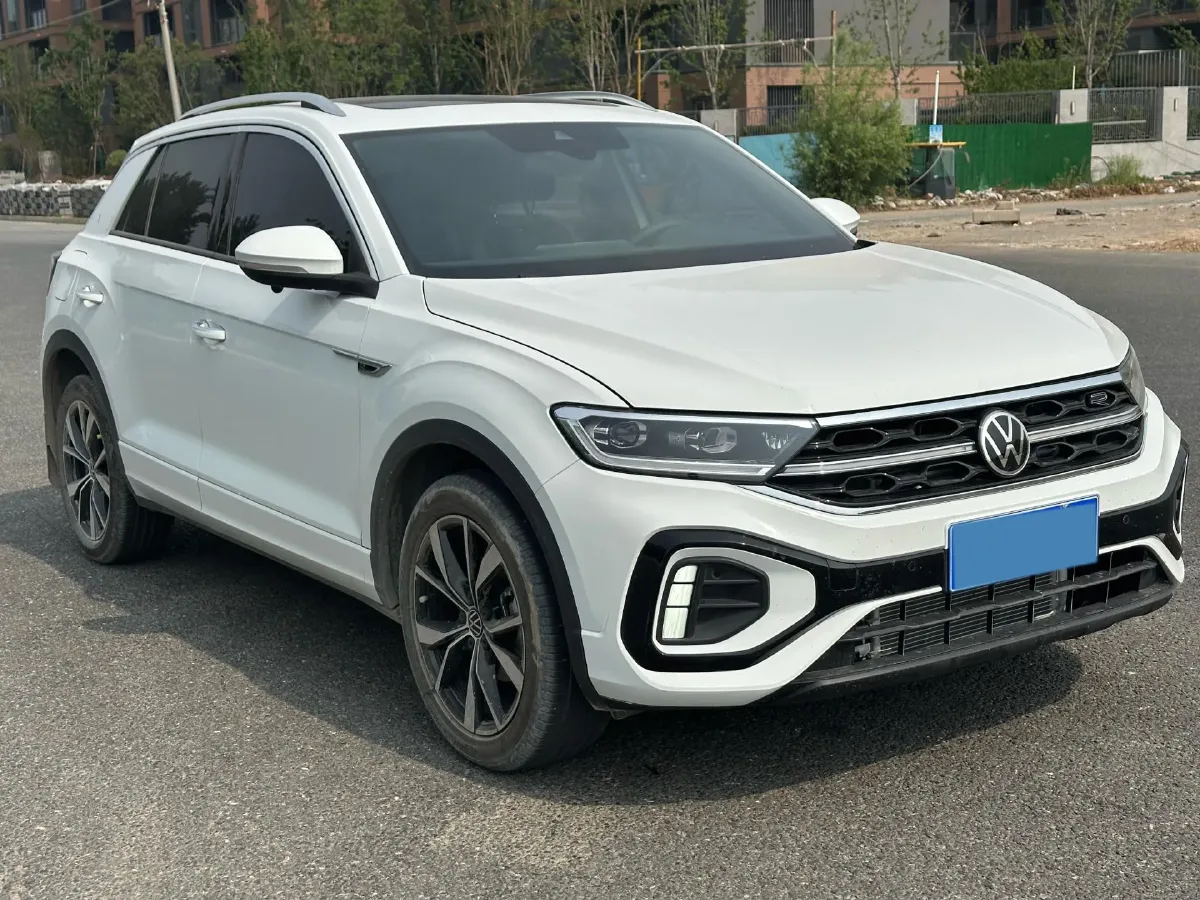 2023 Volkswagen T-Roc 1.5T 160HP L4 7DCT,autocango,china used car exporter,china ev exporter,chinese used car exporter,chinese used ev exporter