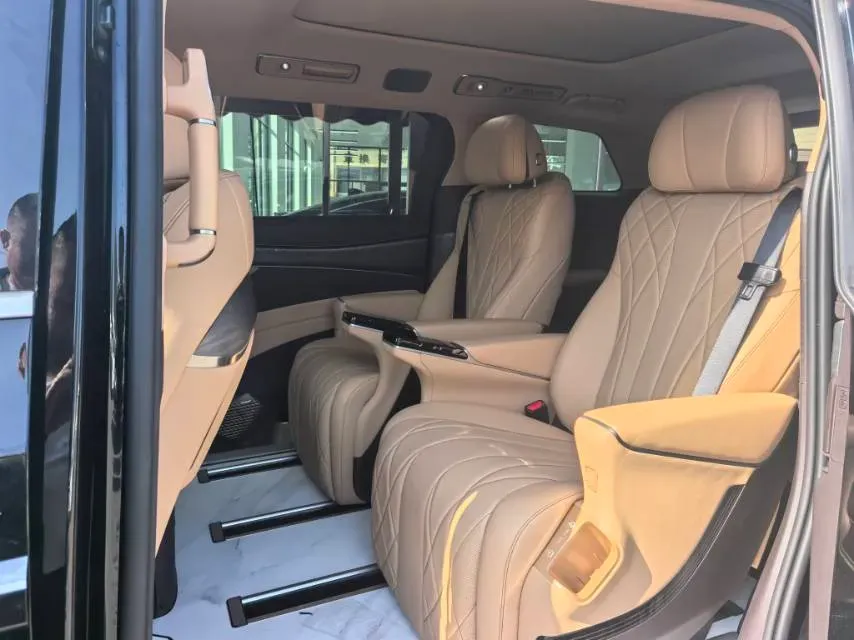 2025 Denza D9 1.5T 156HP L4 E-CVT PHEV 40KWH,autocango,china used car exporter,china ev exporter,chinese used car exporter,chinese used ev exporter