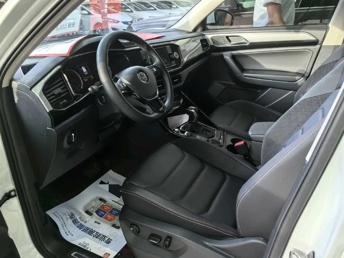2019 Jeep Cherokee 2.0T 234HP L4 9AT,autocango,china used car exporter,china ev exporter,chinese used car exporter,chinese used ev exporter