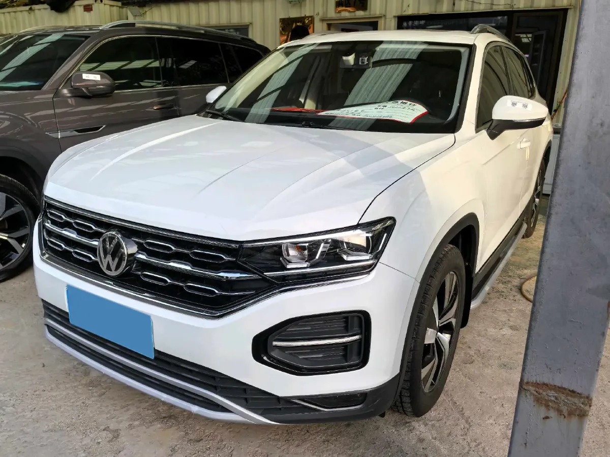 2019 Jeep Cherokee 2.0T 234HP L4 9AT,autocango,china used car exporter,china ev exporter,chinese used car exporter,chinese used ev exporter