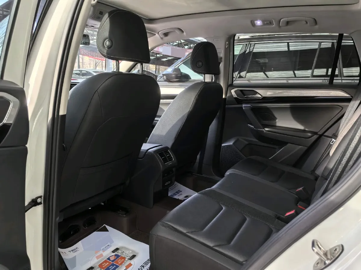 2019 Jeep Cherokee 2.0T 234HP L4 9AT,autocango,china used car exporter,china ev exporter,chinese used car exporter,chinese used ev exporter