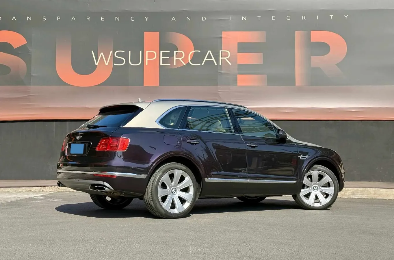 2018 Bentley Bentayga 4.0T 550HP V8 8AT,autocango,china used car exporter,china ev exporter,chinese used car exporter,chinese used ev exporter