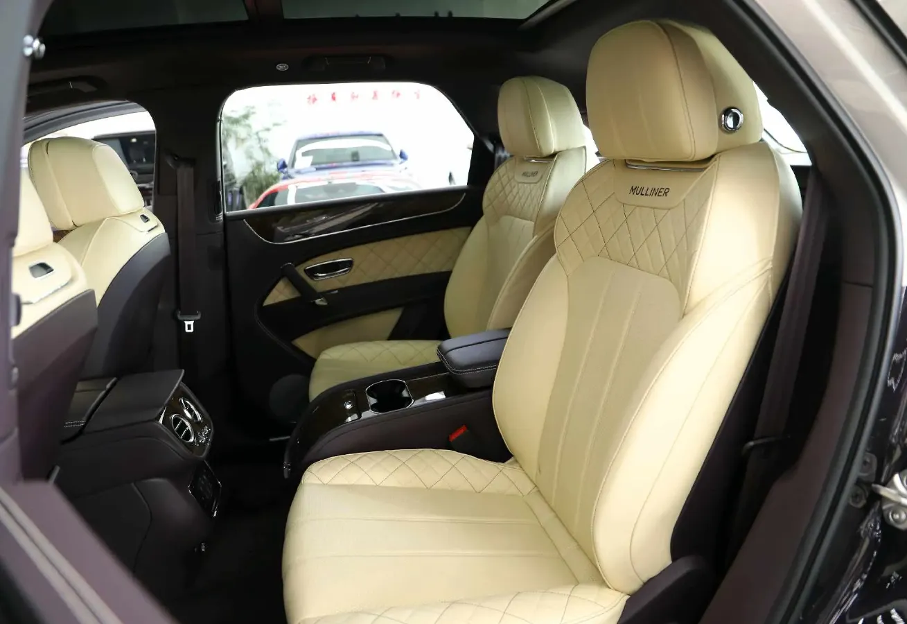 2018 Bentley Bentayga 4.0T 550HP V8 8AT,autocango,china used car exporter,china ev exporter,chinese used car exporter,chinese used ev exporter
