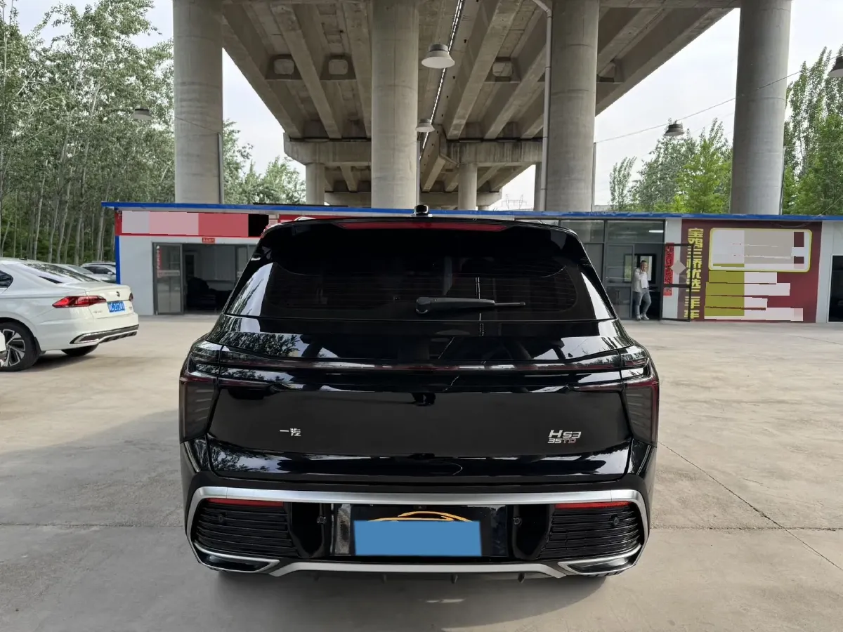 2024 HongQi HS3 1.5T 169HP L4 7DCT,autocango,china used car exporter,china ev exporter,chinese used car exporter,chinese used ev exporter