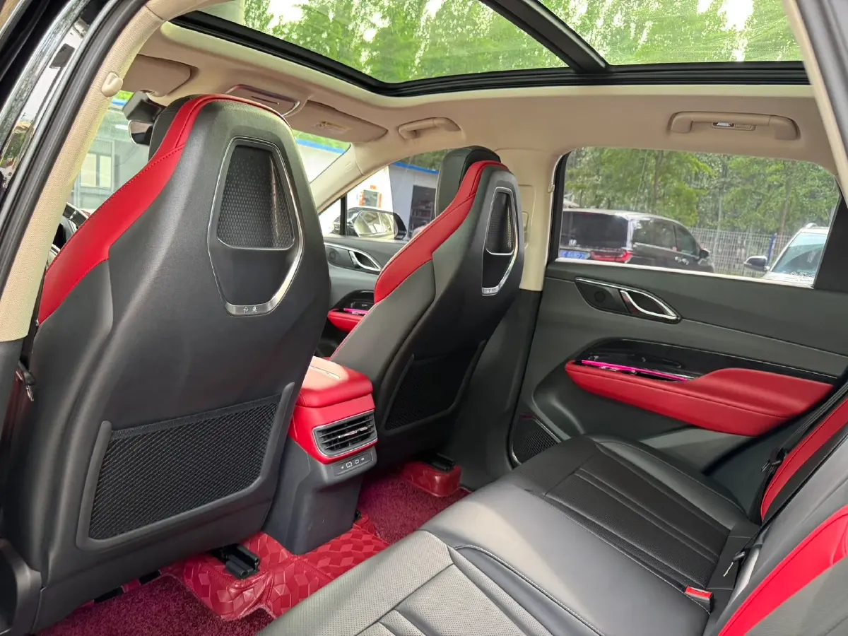 2024 HongQi HS3 1.5T 169HP L4 7DCT,autocango,china used car exporter,china ev exporter,chinese used car exporter,chinese used ev exporter