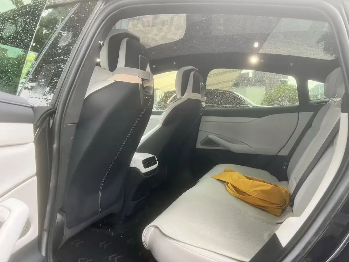 2024 MI SU7 BEV 101KWH,autocango,china used car exporter,china ev exporter,chinese used car exporter,chinese used ev exporter