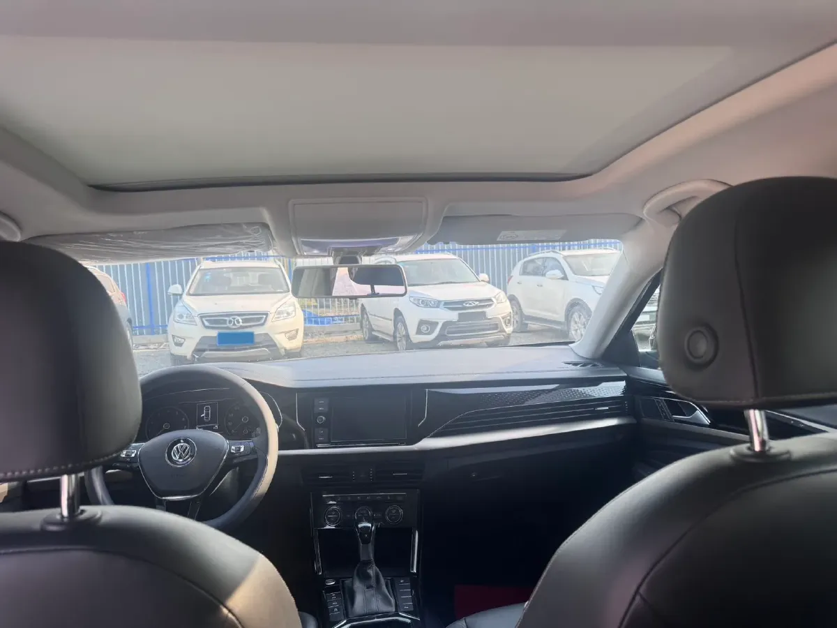 2019 Volvo V40 1.5T 152HP L4 6AT,autocango,china used car exporter,china ev exporter,chinese used car exporter,chinese used ev exporter