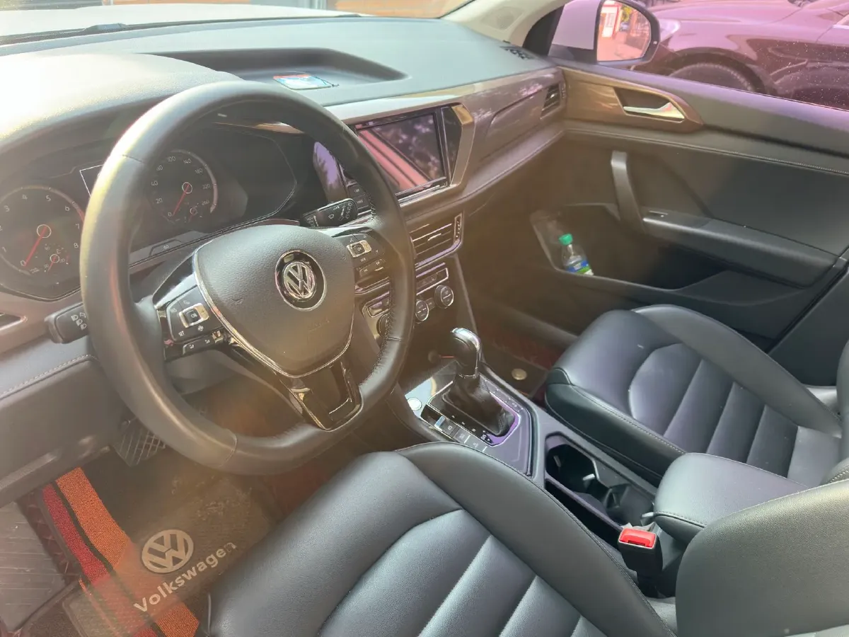 2019 MINI MINI 1.5T 102HP L3 7DCT,autocango,china used car exporter,china ev exporter,chinese used car exporter,chinese used ev exporter