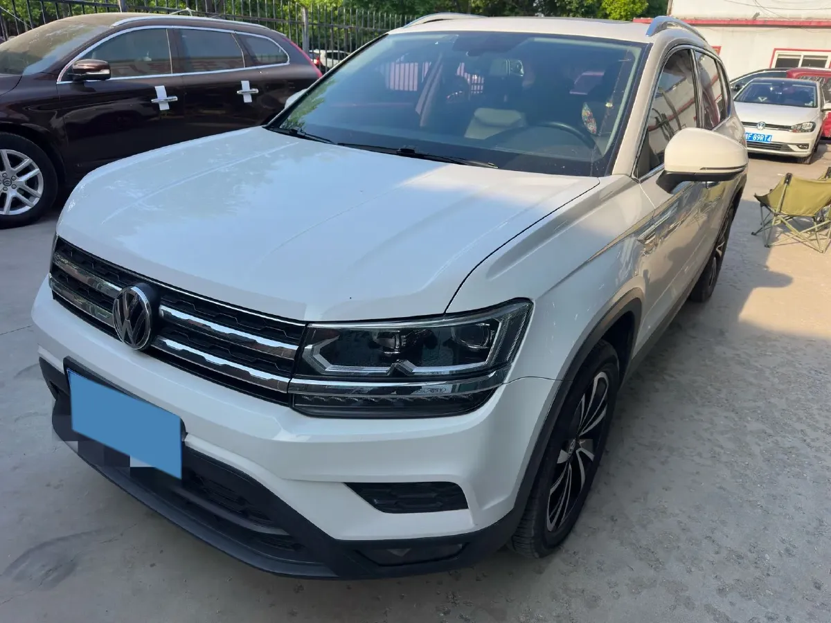 2019 MINI MINI 1.5T 102HP L3 7DCT,autocango,china used car exporter,china ev exporter,chinese used car exporter,chinese used ev exporter