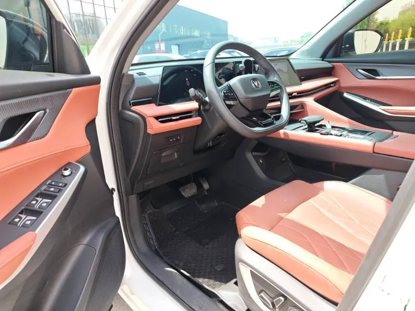 2024 ChangAn CS75 Plus 1.5T 188HP L4 8AT,autocango,china used car exporter,china ev exporter,chinese used car exporter,chinese used ev exporter