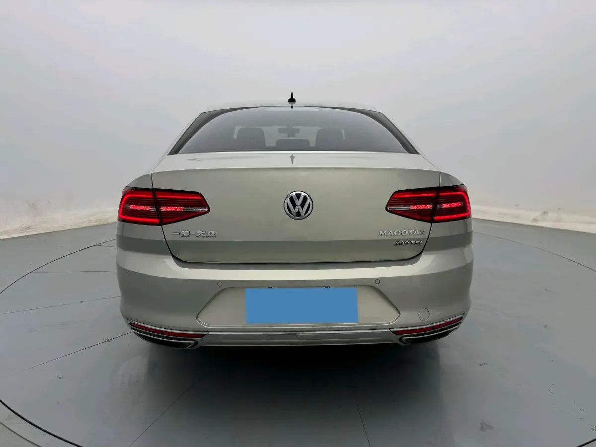 2018 Volkswagen Magotan 2.0T 220HP L4 7DCT,autocango,china used car exporter,china ev exporter,chinese used car exporter,chinese used ev exporter