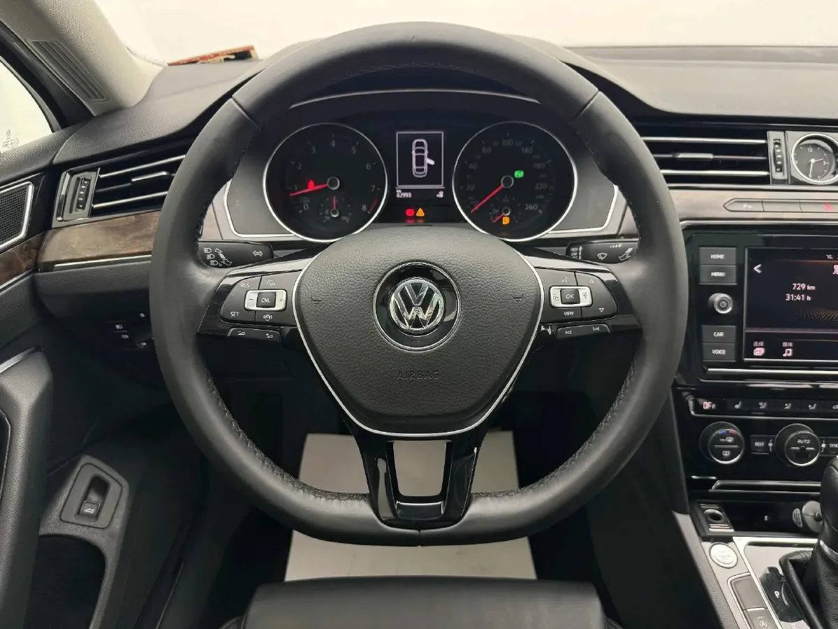 2018 Volkswagen Magotan 2.0T 220HP L4 7DCT,autocango,china used car exporter,china ev exporter,chinese used car exporter,chinese used ev exporter