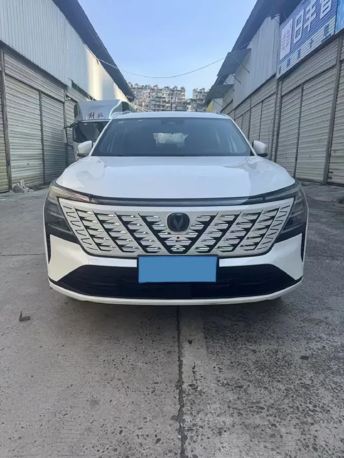 2025 ChangAn CS75 Plus 2.0T 233HP L4 8AT,autocango,china used car exporter,china ev exporter,chinese used car exporter,chinese used ev exporter
