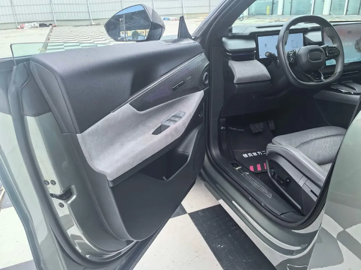 2023 LYNK&CO 08 EM-P 1.5T 163HP L4 3DHT PHEV 39.6KWH,autocango,china used car exporter,china ev exporter,chinese used car exporter,chinese used ev exporter