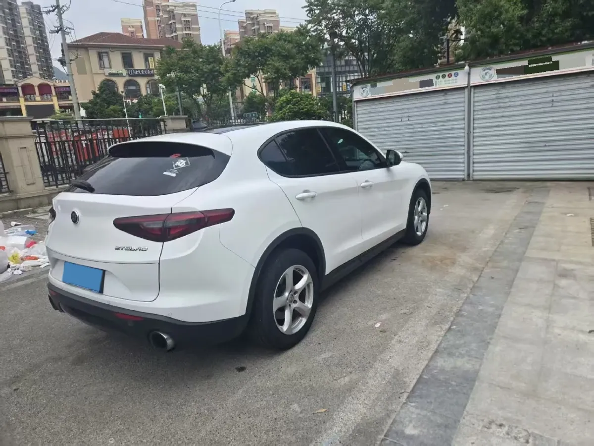 2017 Jaguar XE 2.0T 240HP L4 8AT,autocango,china used car exporter,china ev exporter,chinese used car exporter,chinese used ev exporter