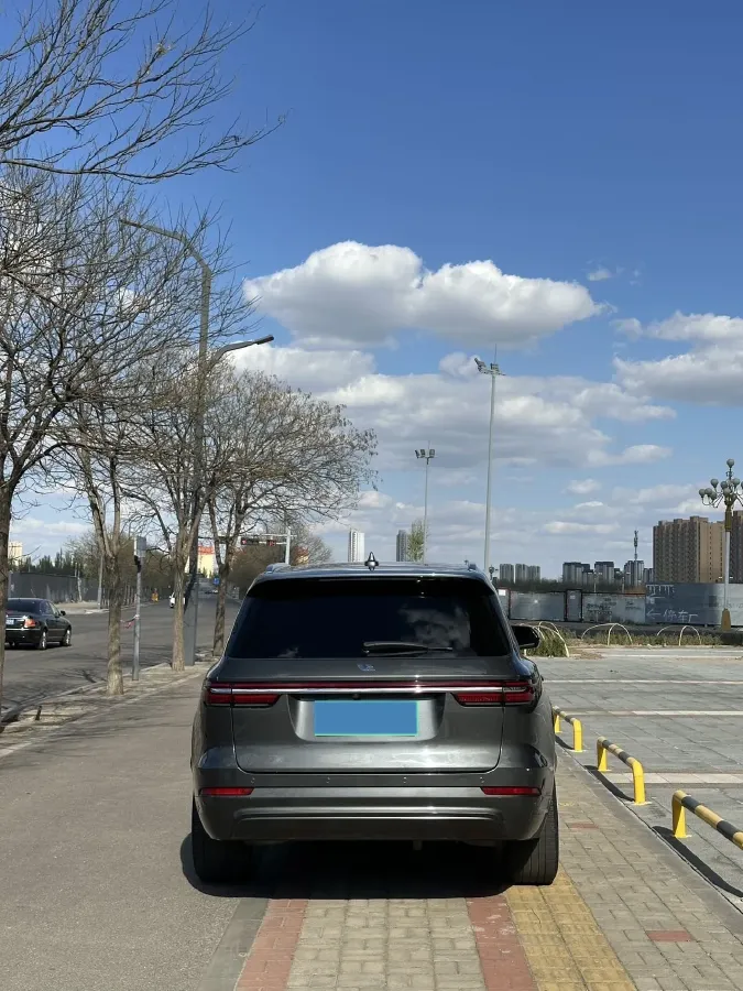 2020 Li ONE Range Extended 131HP REEV 40.5KWH,autocango,china used car exporter,china ev exporter,chinese used car exporter,chinese used ev exporter