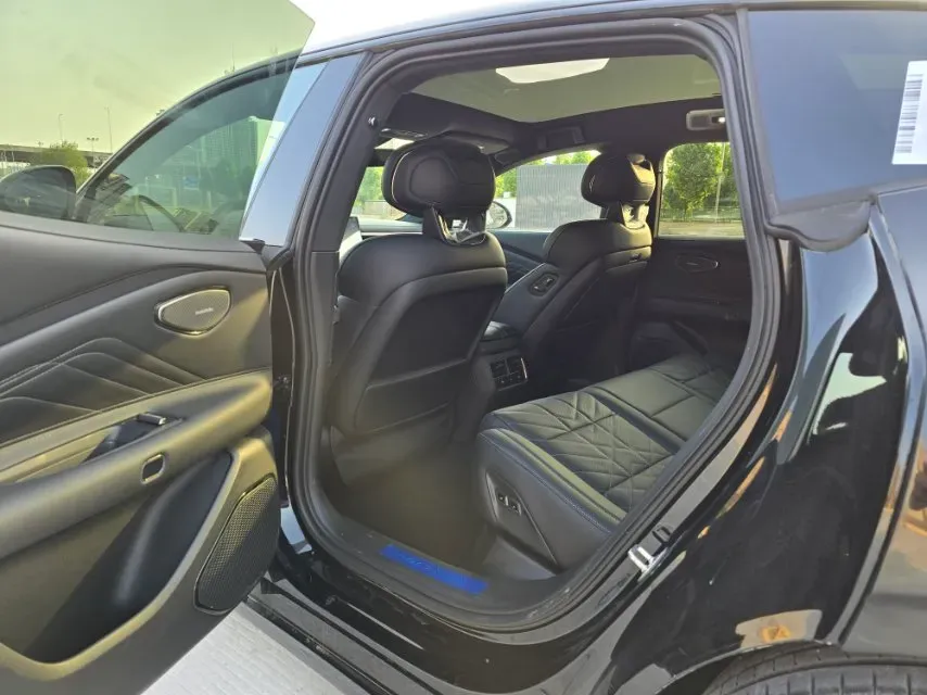 2025 LYNK&CO 10 EM-P 1.5T 163HP L4 3DHT PHEV,autocango,china used car exporter,china ev exporter,chinese used car exporter,chinese used ev exporter