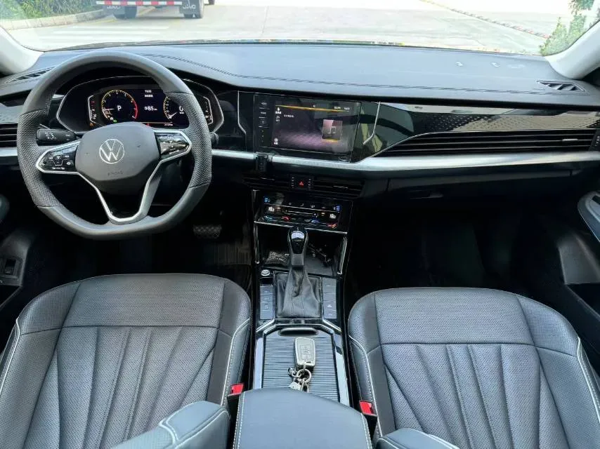 2024 Volkswagen Passat 2.0T 186HP L4 7DCT,autocango,china used car exporter,china ev exporter,chinese used car exporter,chinese used ev exporter