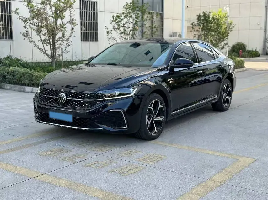 2024 Volkswagen Passat 2.0T 186HP L4 7DCT,autocango,china used car exporter,china ev exporter,chinese used car exporter,chinese used ev exporter